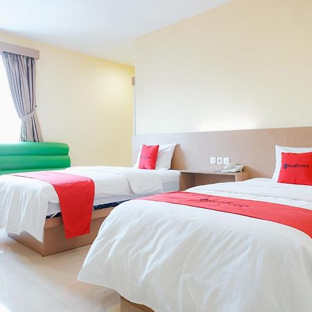 Reddoorz At Hotel Mayang Sari 1 Jambi Bagian luar foto
